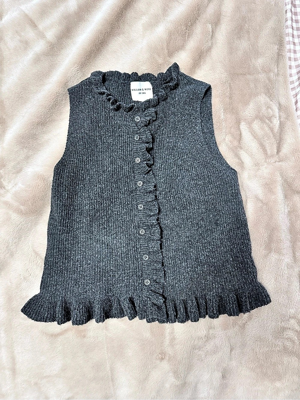Ruffle Front Sleeveless Top in Gray Size Medium Like New